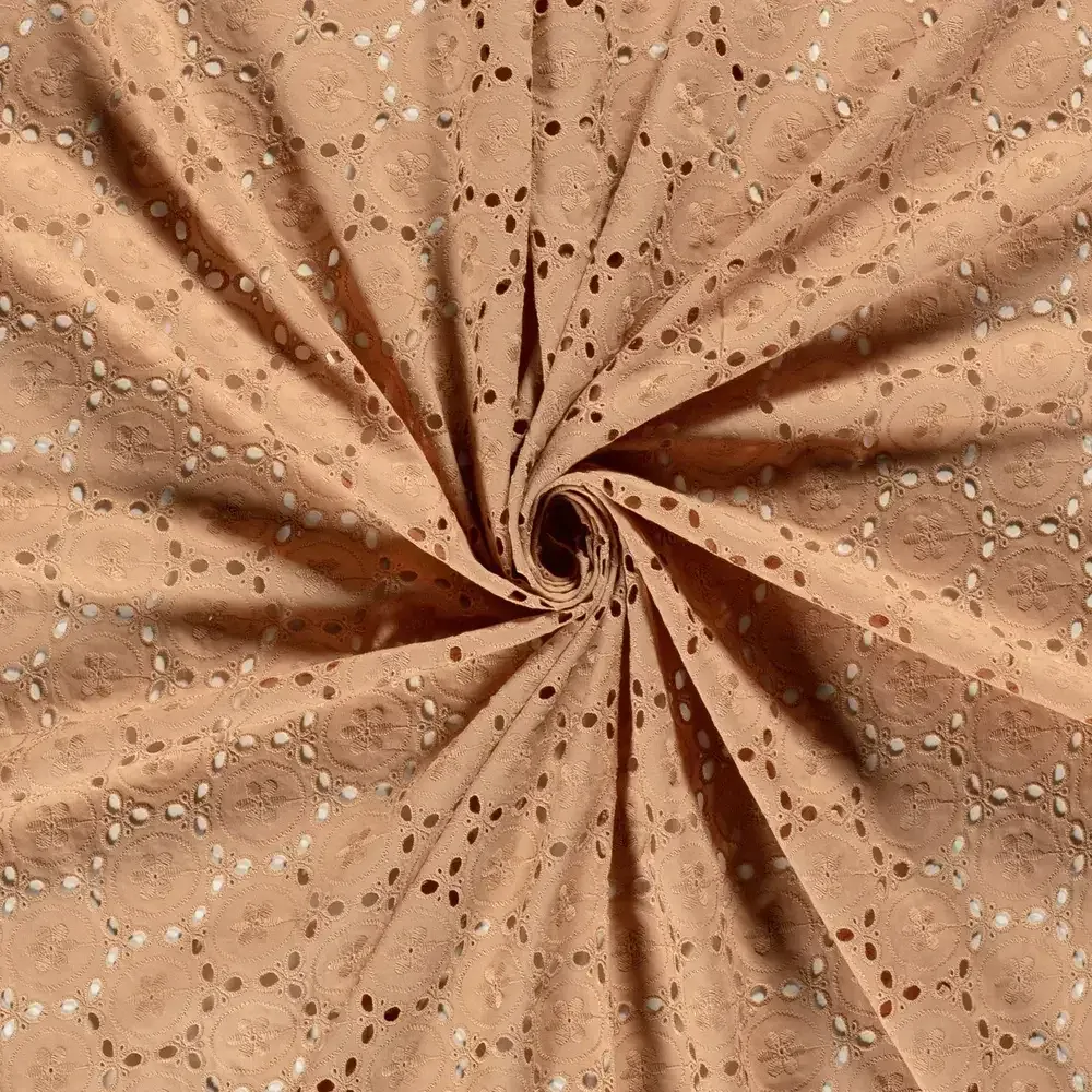 Vyšívaný bavlněný voál cihlový