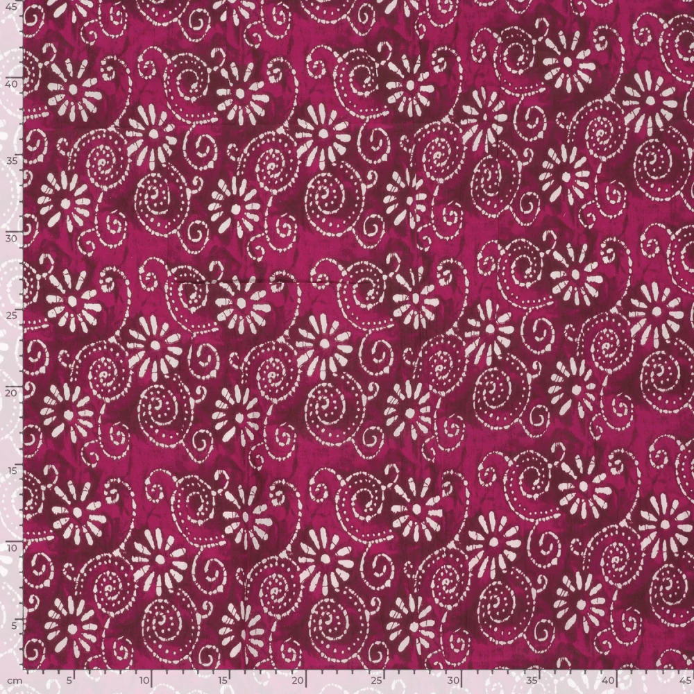 Bavlněný voál červený batikovaný Kytky