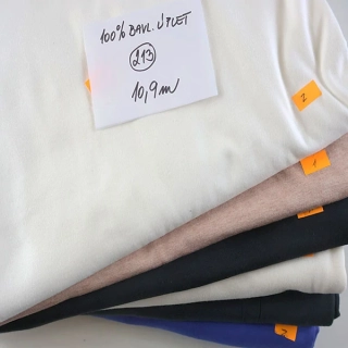 100% bavlněný úplet - 10,9m - 69KČ/1m II. jakost